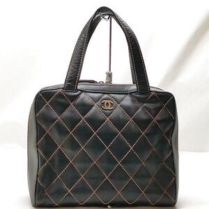 Chanel lambskin wildstitch tote w/COA/dustbag